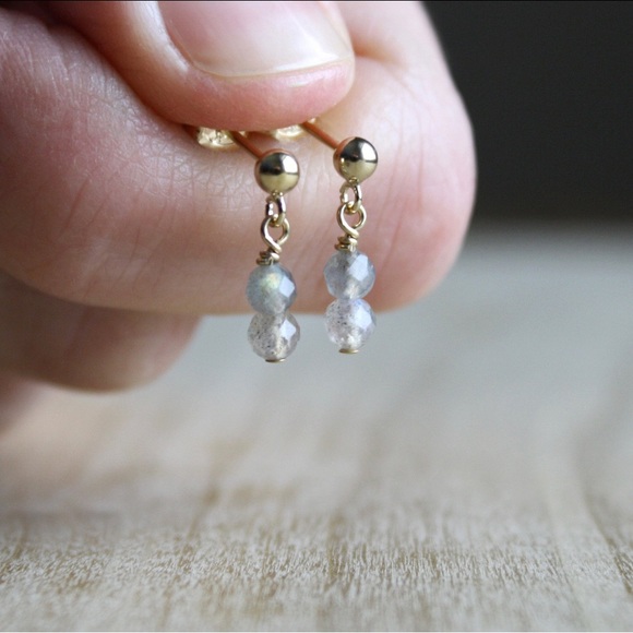 Labradorite stud earrings 14k gold filled - Picture 2 of 2